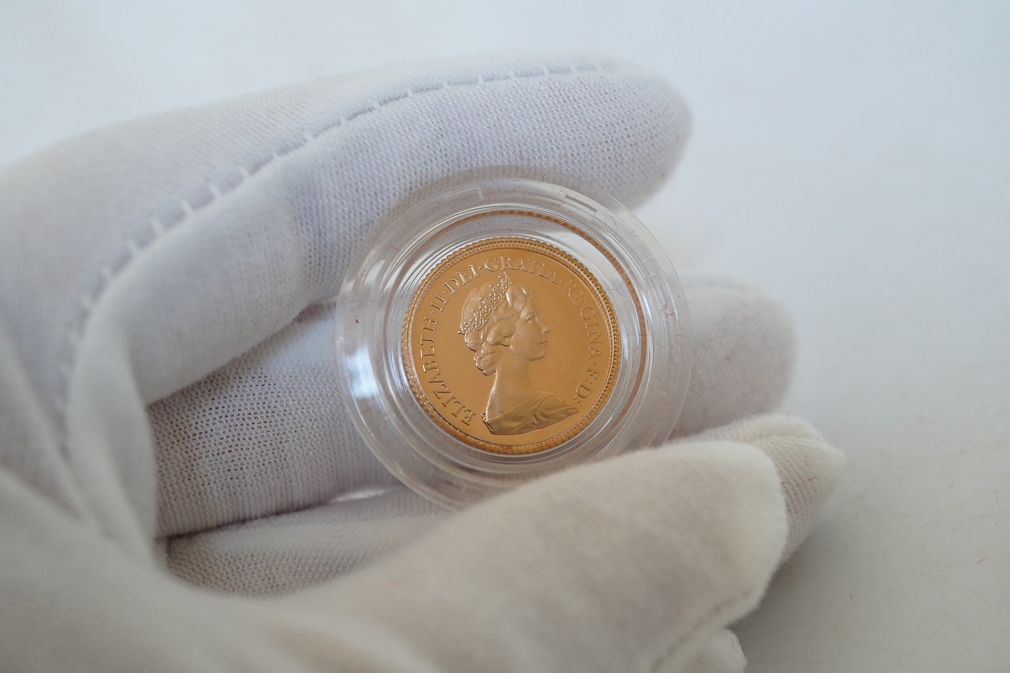 British gold coins, 1980 QEII proof gold half sovereign, in case of issue with certificate